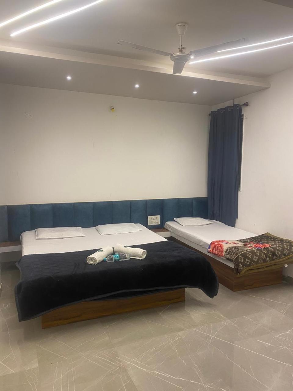 Maharaja Guest House Nashikkar Akalkot 외부 사진